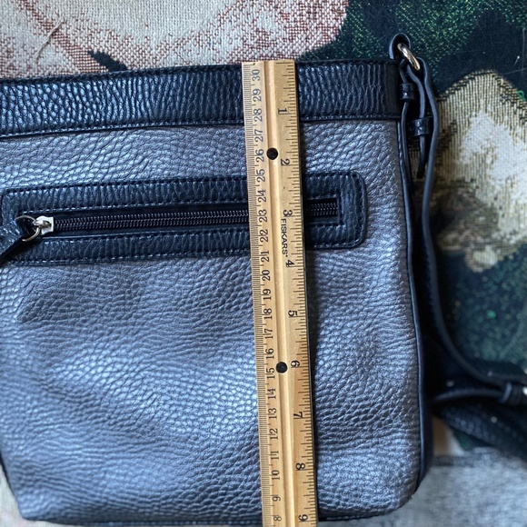 Chaps Black and Gray crossbody Bag - Picture 2 of 9